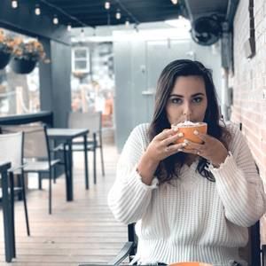 Meet your Posher, Lauren